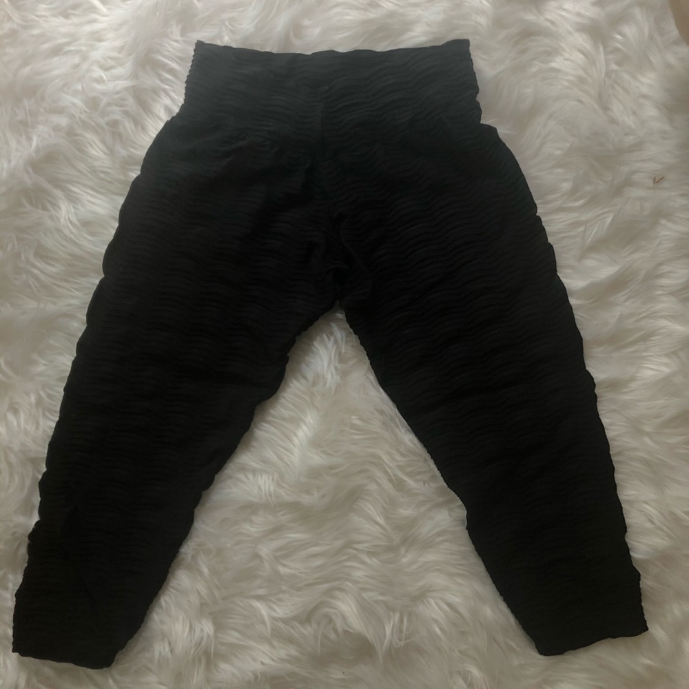 LIKE NEW BOOTY BY BRABANT LEGGINGS